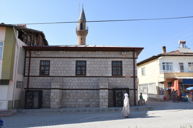 Malatya'da Toptaş Camii yeniden ibadete açıldı